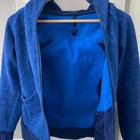 Lululemon, Scuba Hoodie - Picture 6 of 9